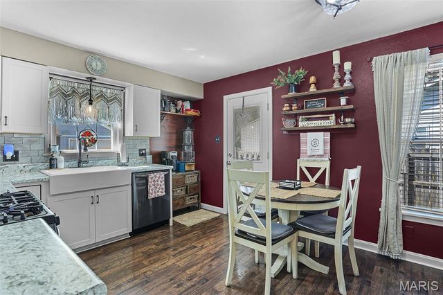 829 Oakdale Drive, East Alton, IL 62024