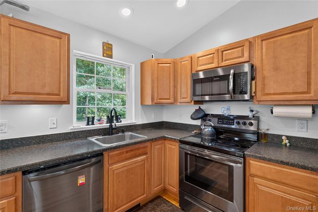 291 Huckleberry Turnpike, Wallkill, NY 12589