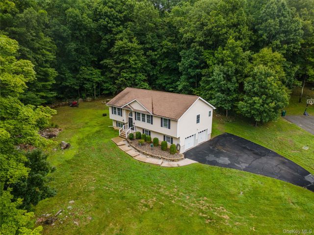 291 Huckleberry Turnpike, Wallkill, NY 12589