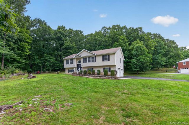 291 Huckleberry Turnpike, Wallkill, NY 12589