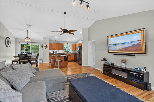 291 Huckleberry Turnpike, Wallkill, NY 12589