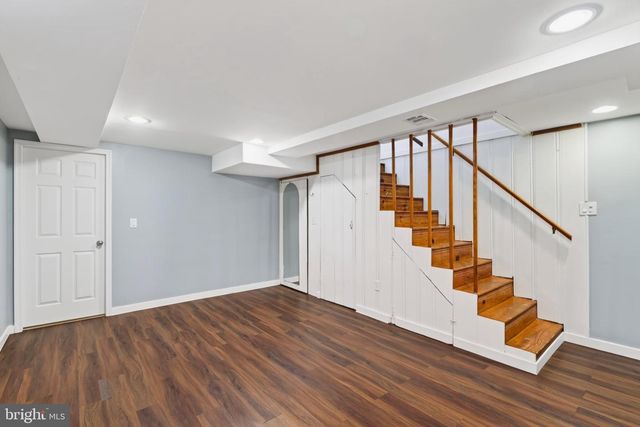 2113 ROLLINS DR, Alexandria, VA 22307