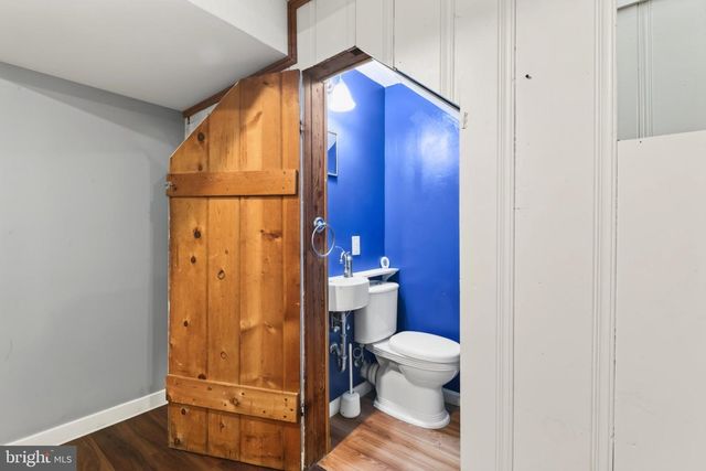 2113 ROLLINS DR, Alexandria, VA 22307
