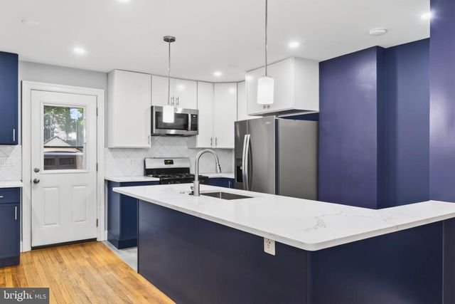 2113 ROLLINS DR, Alexandria, VA 22307