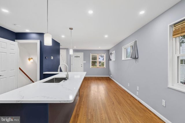 2113 ROLLINS DR, Alexandria, VA 22307