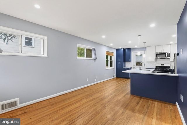 2113 ROLLINS DR, Alexandria, VA 22307