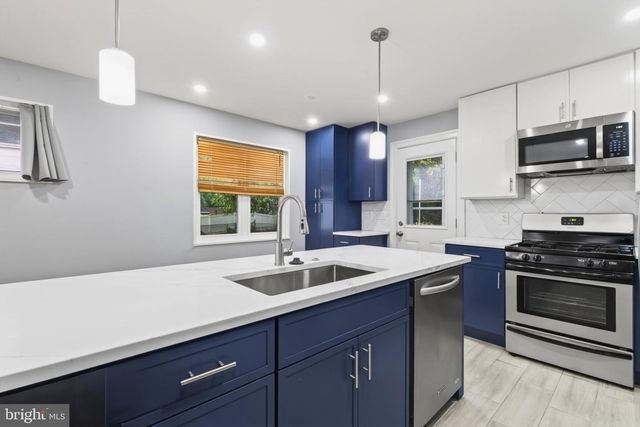 2113 ROLLINS DR, Alexandria, VA 22307