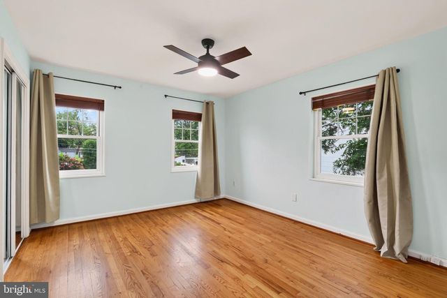 2113 ROLLINS DR, Alexandria, VA 22307