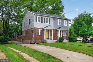 2113 ROLLINS DR, Alexandria, VA 22307