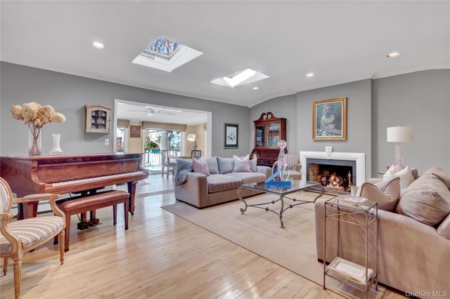 1993 Lowell Lane, Merrick, NY 11566