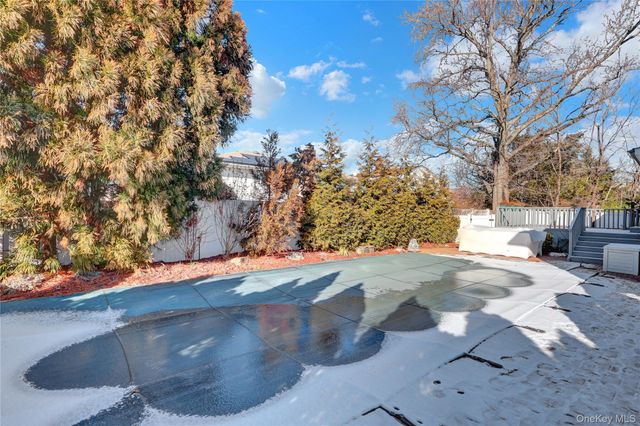 1993 Lowell Lane, Merrick, NY 11566