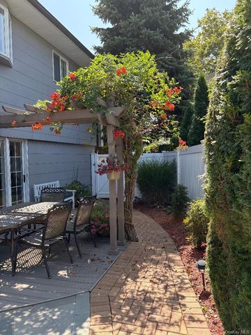 1993 Lowell Lane, Merrick, NY 11566