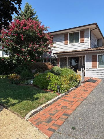 1993 Lowell Lane, Merrick, NY 11566