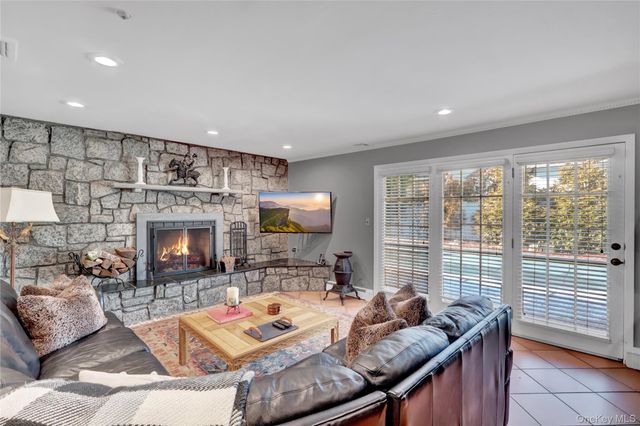 1993 Lowell Lane, Merrick, NY 11566