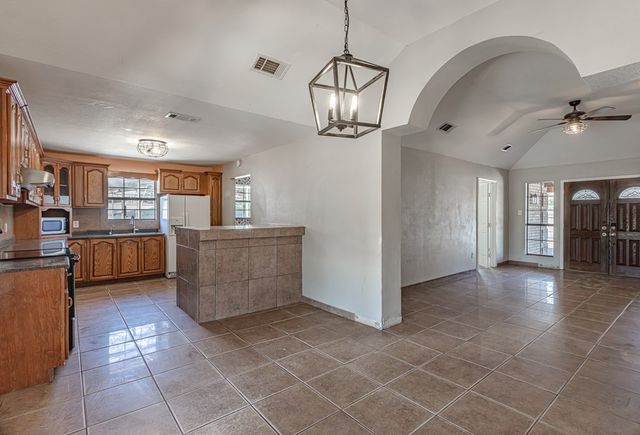 6708 E County Rd 98, Midland, TX 79706