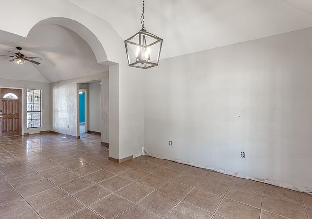 6708 E County Rd 98, Midland, TX 79706