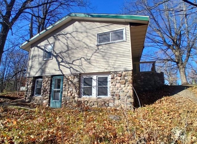 W5805 Block Dr, Minong, WI 54859