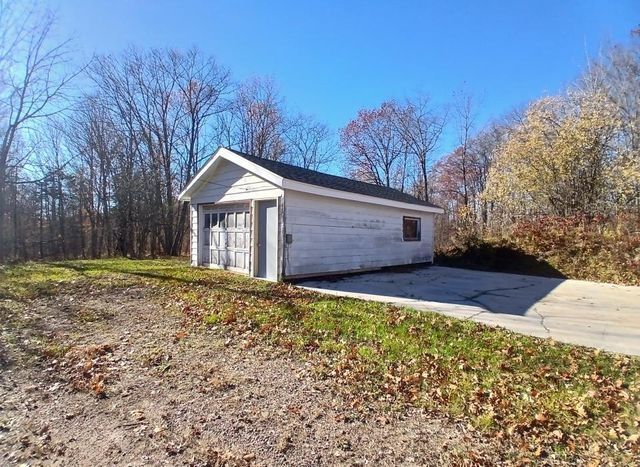 W5805 Block Dr, Minong, WI 54859