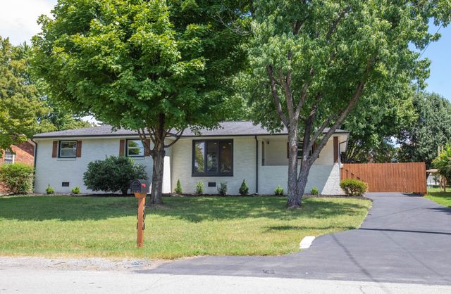 204 Weldon Dr, Hermitage, TN 37076