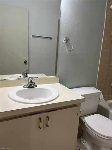 1708 Kings Lake BLVD 204, Naples, FL 34112