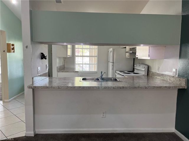 1708 Kings Lake BLVD 204, Naples, FL 34112