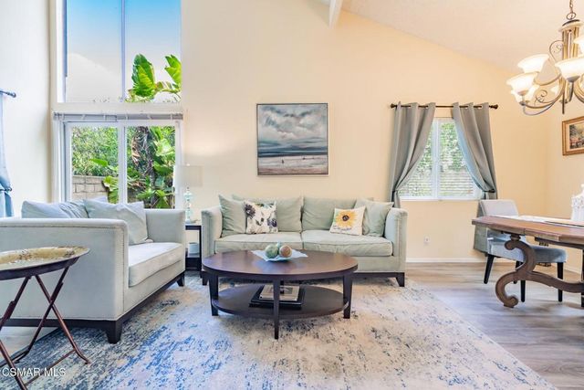 320 Hickory Grove Drive, Newbury Park, CA 91320