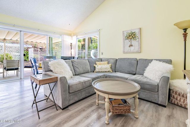 320 Hickory Grove Drive, Newbury Park, CA 91320