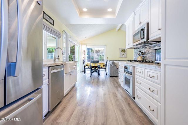 320 Hickory Grove Drive, Newbury Park, CA 91320