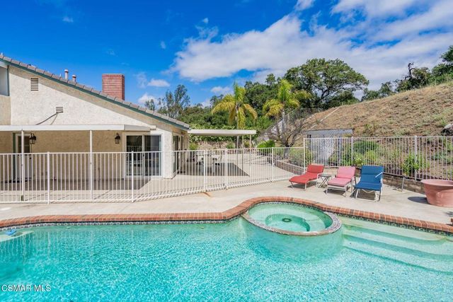 320 Hickory Grove Drive, Newbury Park, CA 91320