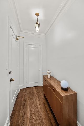 3300 N Lake Shore Drive 8D, Chicago, IL 60657