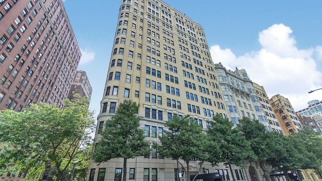3300 N Lake Shore Drive 8D, Chicago, IL 60657