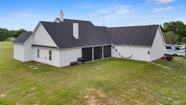 2972 N Trinity Street, Decatur, TX 76234