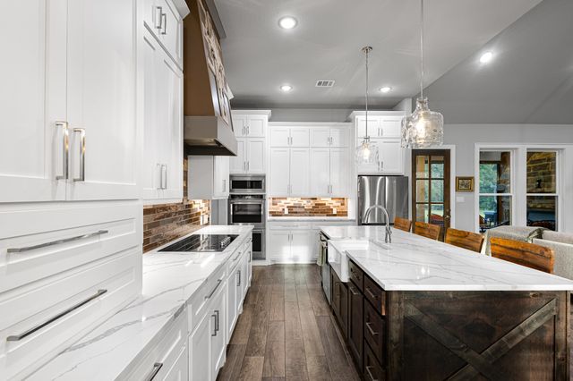 2972 N Trinity Street, Decatur, TX 76234