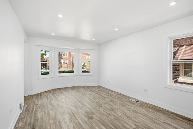 607 E 103rd Place, Chicago, IL 60628