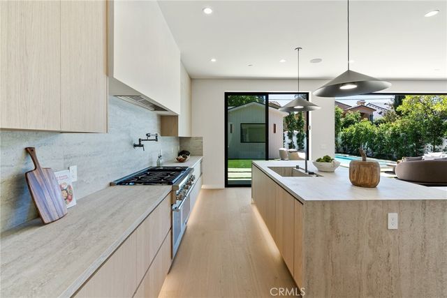14738 Otsego Street, Sherman Oaks, CA 91403