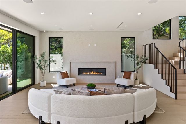 14738 Otsego Street, Sherman Oaks, CA 91403