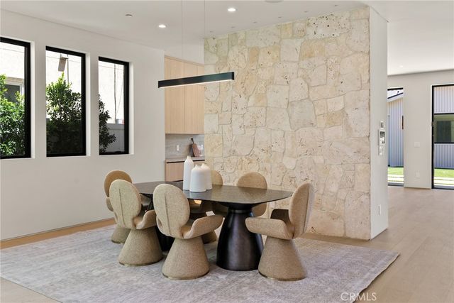 14738 Otsego Street, Sherman Oaks, CA 91403