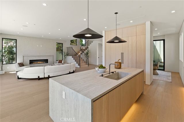 14738 Otsego Street, Sherman Oaks, CA 91403