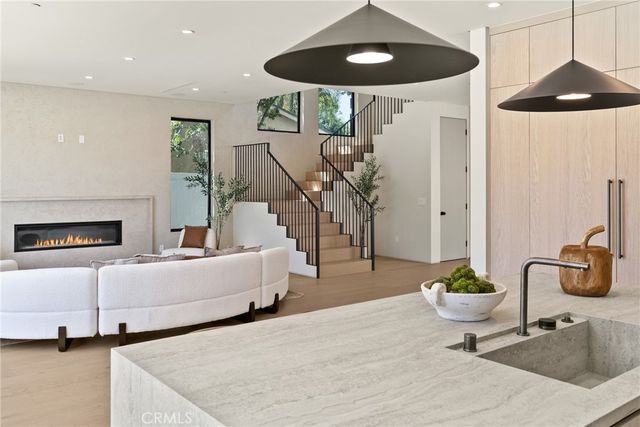 14738 Otsego Street, Sherman Oaks, CA 91403