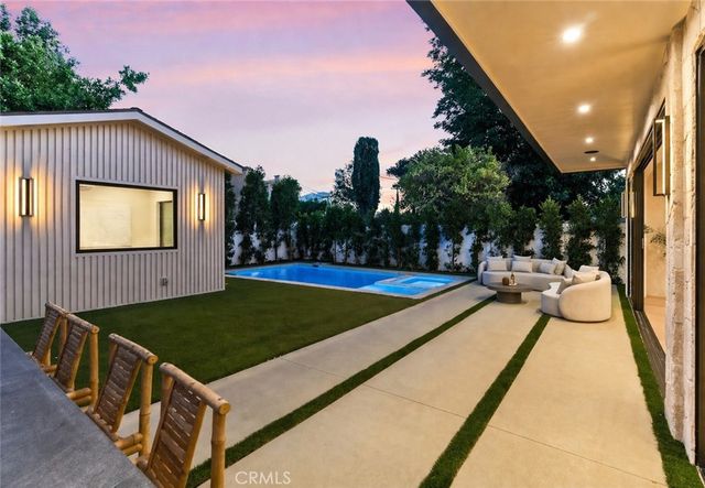 14738 Otsego Street, Sherman Oaks, CA 91403