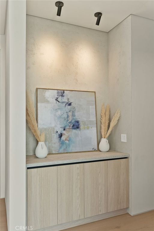 Image 26 of property listing at 14738 Otsego Street, Sherman Oaks, CA 91403