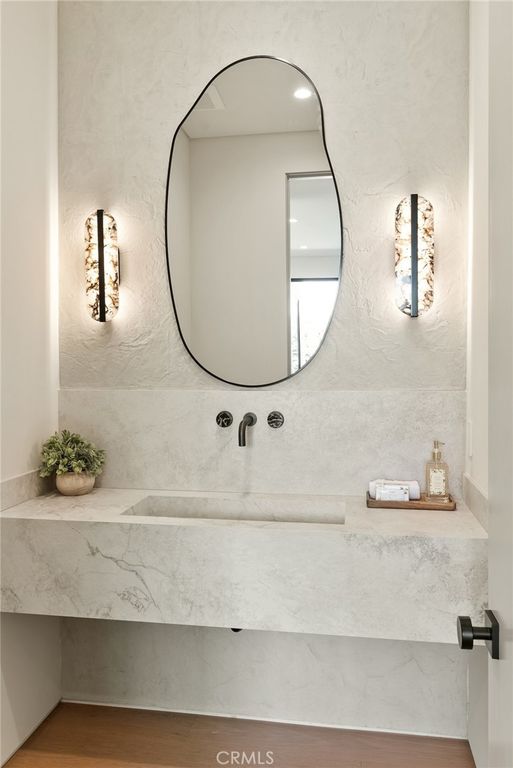 Image 27 of property listing at 14738 Otsego Street, Sherman Oaks, CA 91403