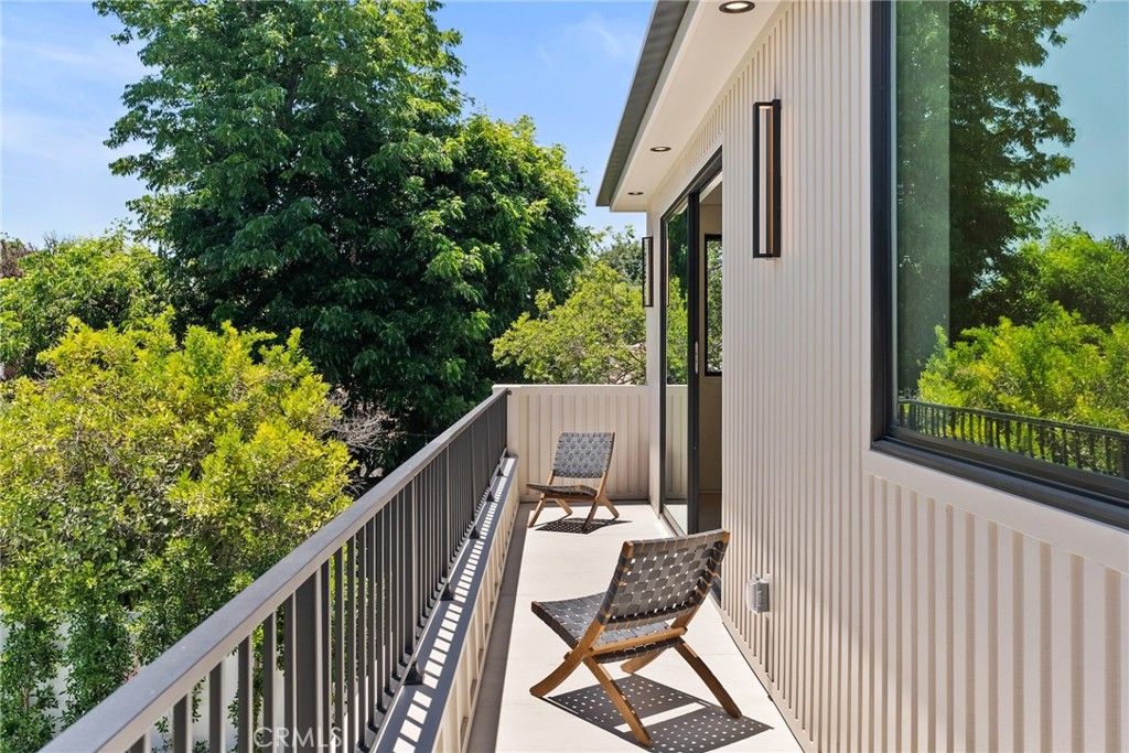 Image 32 of property listing at 14738 Otsego Street, Sherman Oaks, CA 91403