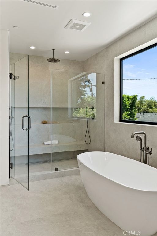 Image 35 of property listing at 14738 Otsego Street, Sherman Oaks, CA 91403