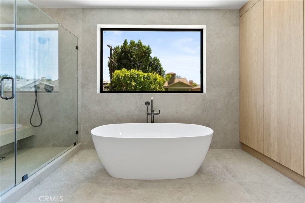 Image 37 of property listing at 14738 Otsego Street, Sherman Oaks, CA 91403