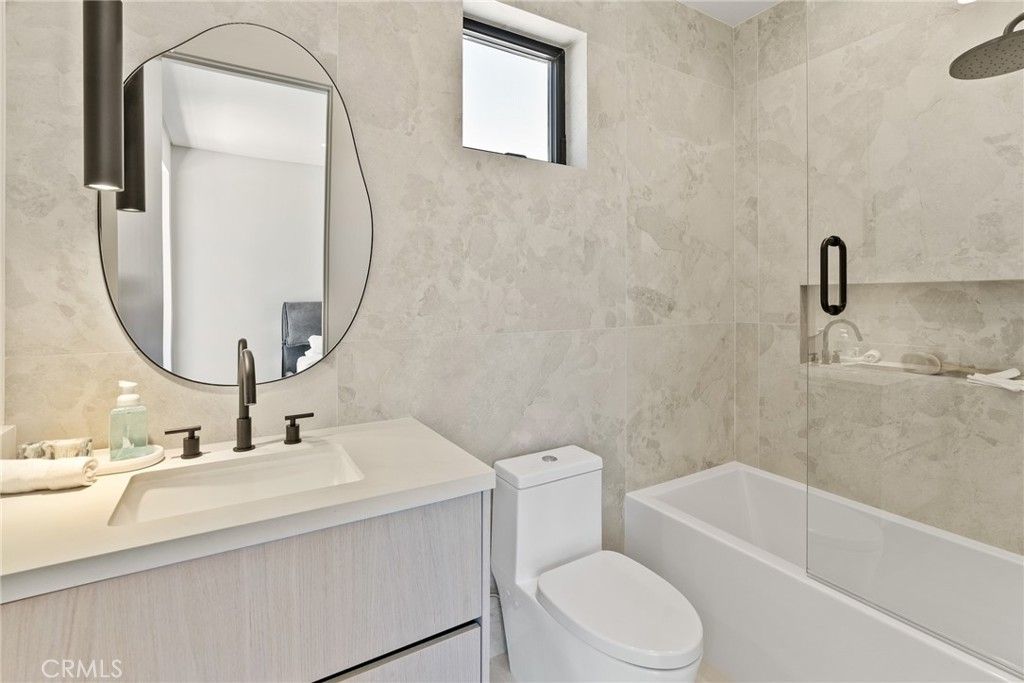 Image 44 of property listing at 14738 Otsego Street, Sherman Oaks, CA 91403