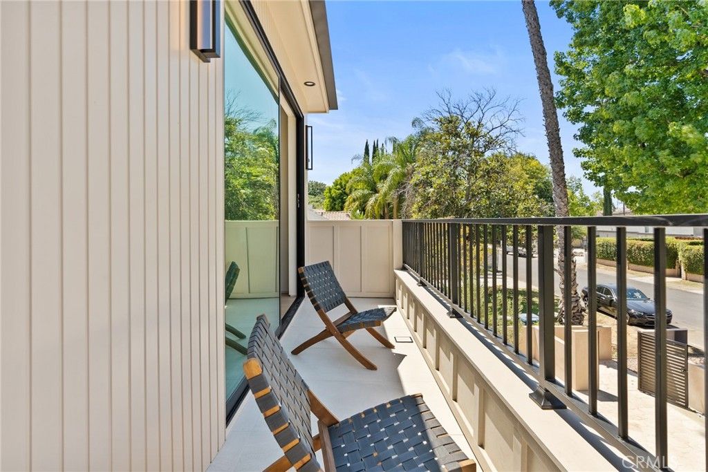 Image 45 of property listing at 14738 Otsego Street, Sherman Oaks, CA 91403