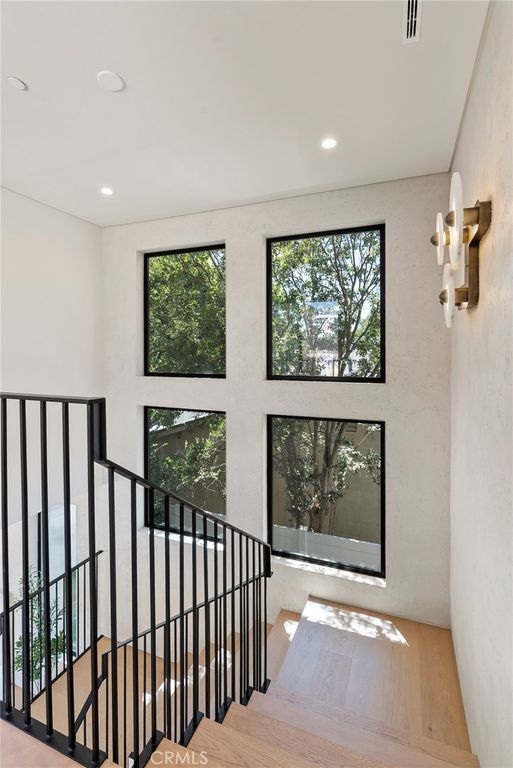 Image 46 of property listing at 14738 Otsego Street, Sherman Oaks, CA 91403