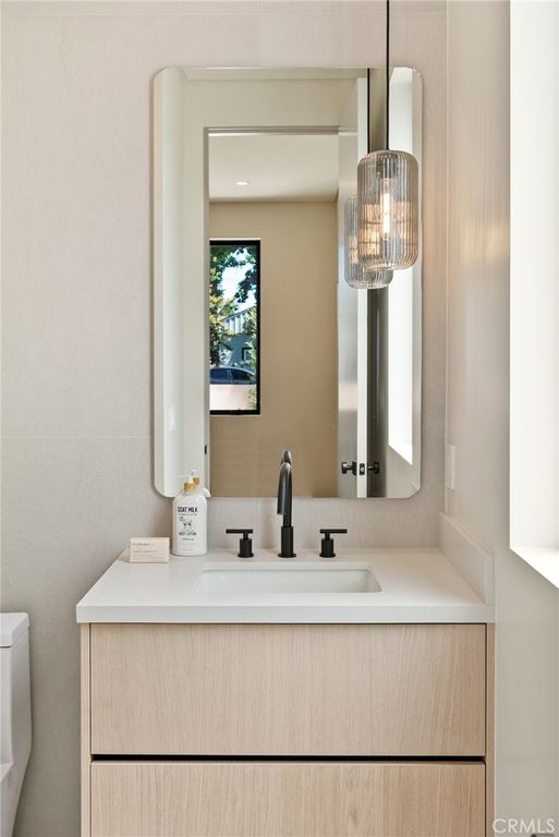 Image 49 of property listing at 14738 Otsego Street, Sherman Oaks, CA 91403