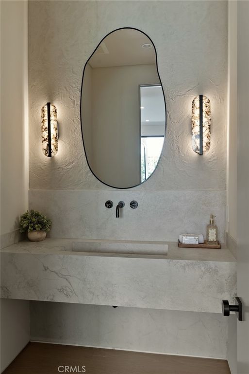 Image 51 of property listing at 14738 Otsego Street, Sherman Oaks, CA 91403